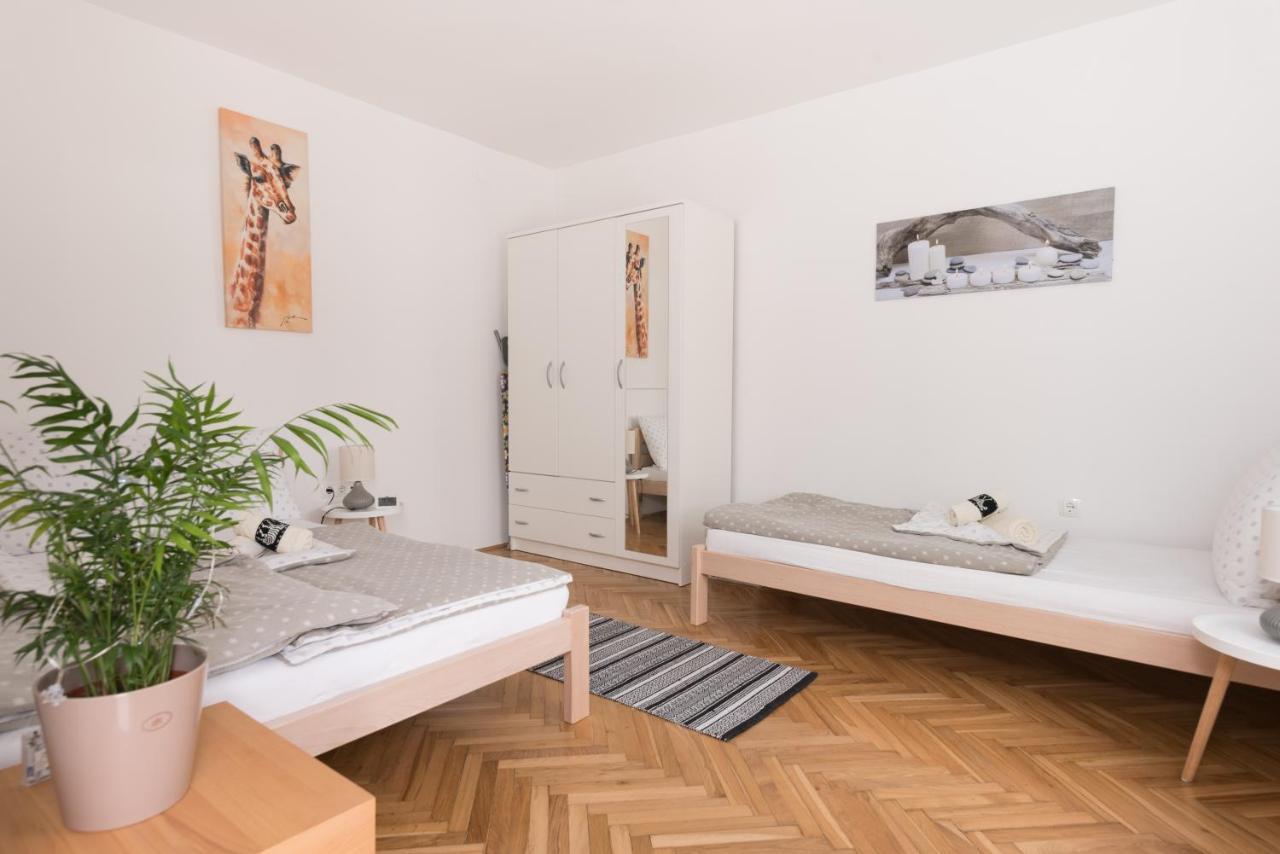 Nunanina Apartmani Pozega Buitenkant foto