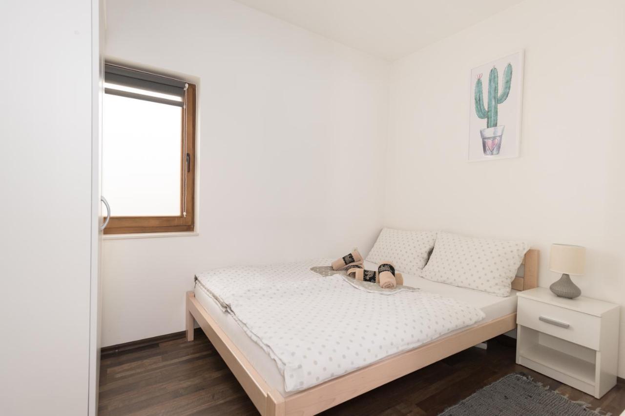 Nunanina Apartmani Pozega Buitenkant foto