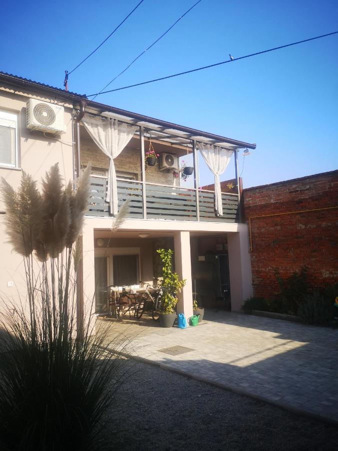 Nunanina Apartmani Pozega Buitenkant foto